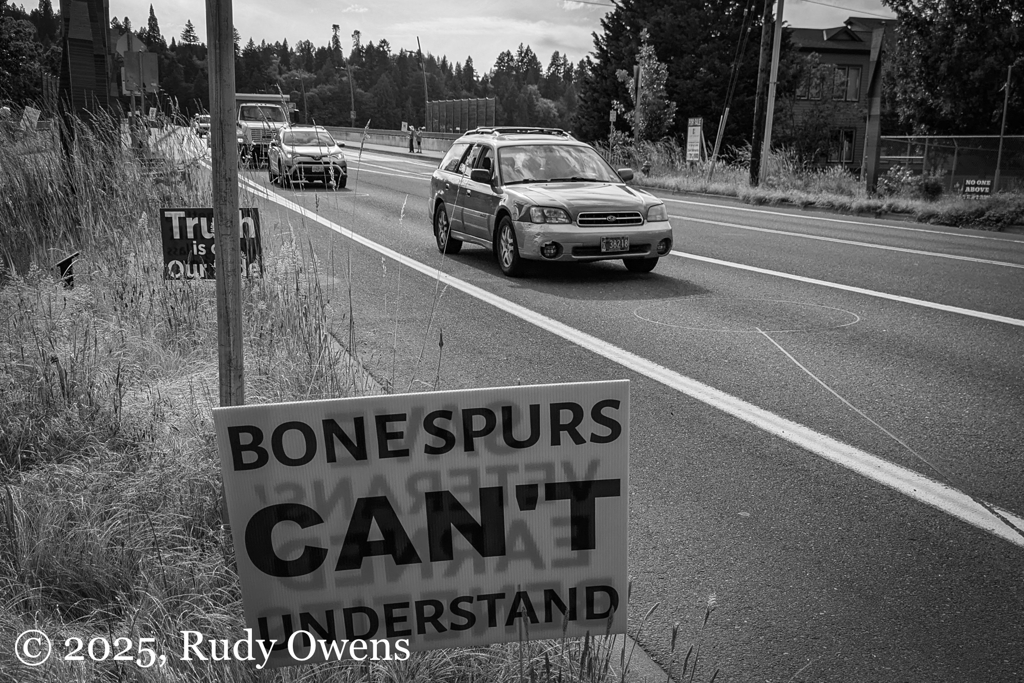 Sign at protest Sellwood Bridge